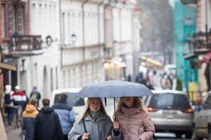 Sinoptikė gerų žinių neturi: krituliai ir dargana lydės visą savaitę