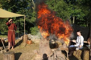 Senieji amatai: geležies gimimas molinėse įsčiose