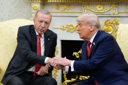 Dėl karo Ukrainoje pabaigos D. Trumpas viltis deda į R. T. Erdoganą: „Nesutariu su silpnais“