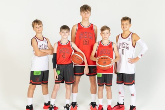 Naujojo dizaino SKM aprangose – istorijos ir šiuolaikiškumo dermė