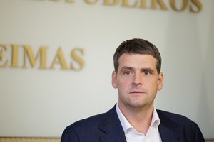 R. Žemaitaitis turėjo ką pasakyti partiją palikusiam D. Varnui, bet sulaukė kirčių iš savų ir pats