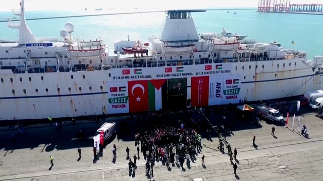 Pakeliui į Gazą įspūdingo dydžio krovinys: Turkija išsiuntė 900 tonų maisto produktų