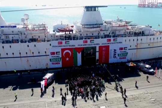 Pakeliui į Gazą įspūdingo dydžio krovinys: Turkija išsiuntė 900 tonų maisto produktų