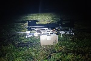 Šalčininkų kontrabandininkams nesuskubus, jų droną su cigaretėmis perėmė pasieniečiai