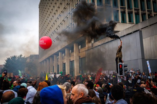 Dėl streiko Belgijoje – chaosas oro uostuose, „Ryanair“ negali vykdyti jokių skrydžių