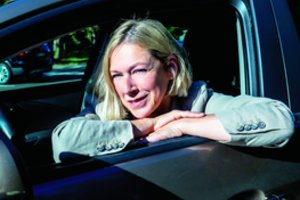 Aktorė apie šių dienų vairavimo ypatumus ir nemandagius vairuotojus: „Kartais ir man užverda kraujas“ 