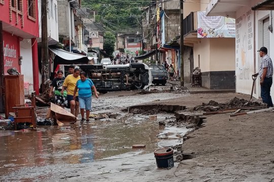 Gelbėtojai: per potvynius Venesueloje žuvo mažiausiai 14 kalnakasių