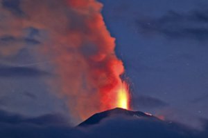 Indonezijoje išsiveržė ugnikalnis