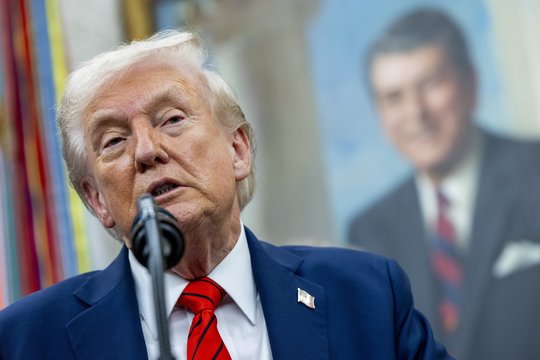 D. Trumpas vėl reiškia nepasitenkinimą V. Putinu: nežinau, kodėl jis tai daro