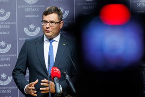 Reikalavimus nukelti Seime kabančią Ukrainos vėliavą L. Kasčiūnas prilygina „penktosios kolonos“ elgesiui