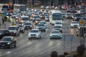 Sukčiai atakuoja vairuotojus – įspėja apie įtartinas SMS žinutes