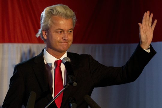 Belgų dešinysis populistas G. Wildersas atnaujino rinkimų kampaniją, kurią buvo nutraukęs dėl planuotų išpuolių