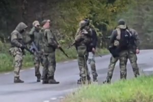 Estijos gynybos ministras apie ginkluotus rusus prie sienos: argi jie kada nors pasakys tiesą?