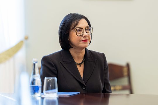 Opozicija neatmeta interpeliacijos R. Popovienei: reikalaus ministrės atsakymų