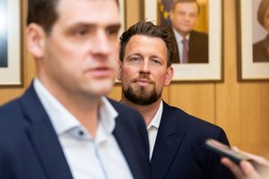 „Socdemai“ atsiėmė, bet „aušriečiai“ vis dar laiko kaip savo: ministerijos taip paprastai neatiduos