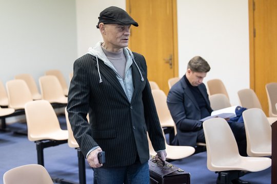 Teisme – A. Lobovo ir M. Sinkevičiaus kaktomuša: meras turėjo neigti kaltinimus dėl dalyvavimo mergaitės pagrobime