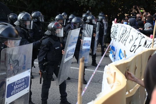 Skandalas po Europos taurės rungtynių – fanai išvijo svečių komandą iš viešbučio