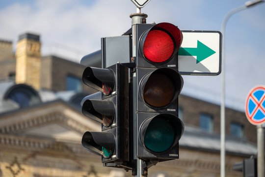 Dalyje Vilniaus sankryžų neveikia šviesoforai, sutriko eismas
