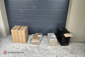 Tauragės pareigūnai Klaipėdos rajone aptiko nelegalių cigarečių sandėlį 