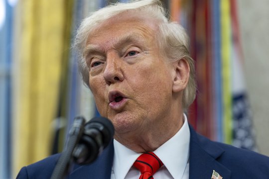 Negavęs Nobelio taikos premijos D. Trumpas nevengė pajuokauti: sustabdžiau ne vieną karą