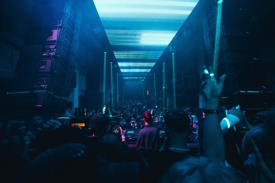 Žymioji elektroninės muzikos platforma „HÖR“ pirmąkart transliuos iš Vilniaus