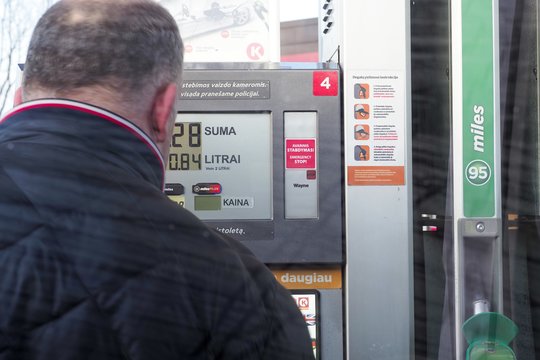 Degalinių atstovų prašymas – kaip į sieną: ministerija vis tiek siūlo didinti akcizą dyzelinui
