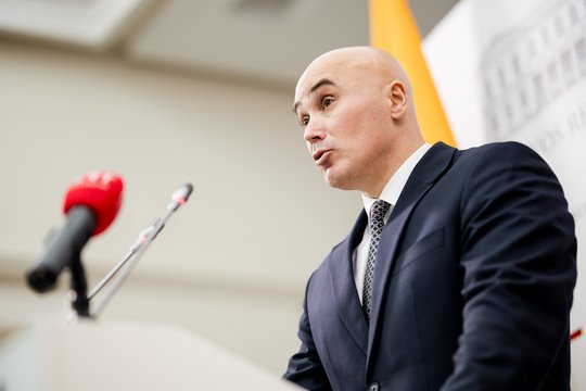 T. Godliauskas patvirtino, kad šią savaitę ministerijoje vyko neoficialūs pokalbiai apie gynybos biudžetą