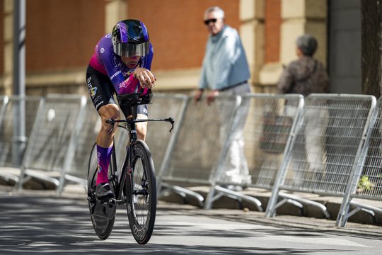 Ispanų dviratininkas išmestas iš varžybų Kinijoje dėl jaustuko internete