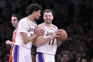 Dar vienas „slovėnas“: Slovėnija ruošiasi natūralizuoti su L. Dončičiumi žaidžiantį amerikietį