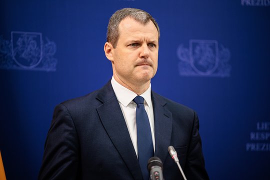 Klausimą dėl apkaltos G. Paluckui Seimas perkėlė į kitą posėdį