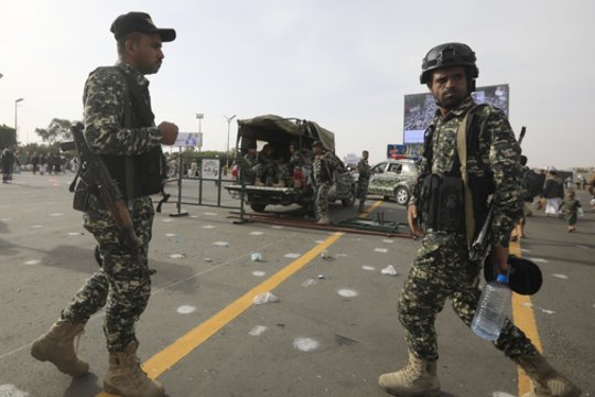 Jemeno hučiai paskelbė, kad per Izraelio ataką žuvo jų karo vadas