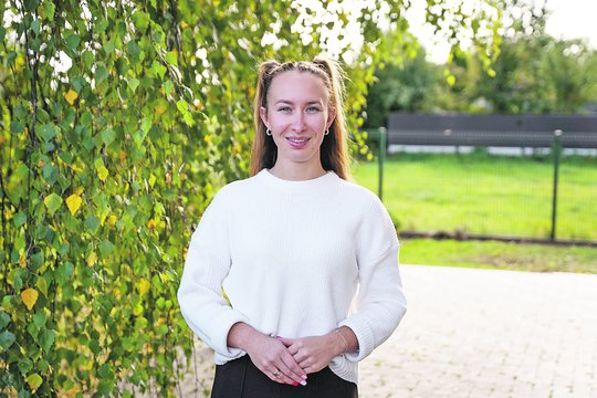 Premiją už pagalbą neįgaliesiems gavusi Evelina nestokoja geležinės kantrybės: „Dėl savo žmonių galiu lipti per galvas“