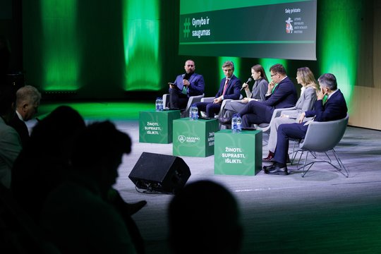 Pokalbyje apie Lietuvos saugumą – K. Budrio žinutė ir A. Medalinsko kirtis: ukrainiečiai bičiuliai klausia, „kas ten darosi pas jus“