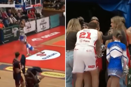 Kuriozinė situacija Lenkijoje – Latvijos rinktinės krepšininkas metimu „iškirto“ šokėją