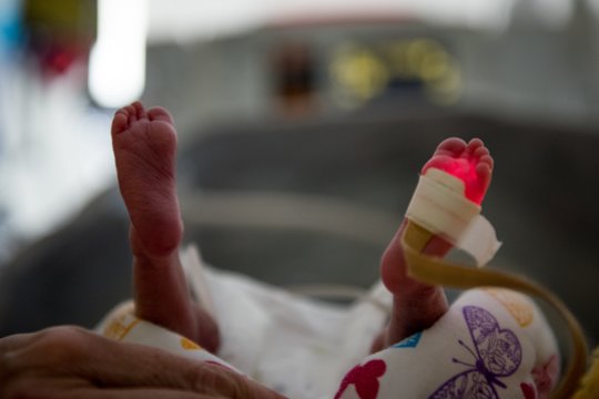 Tyrimas parodė, kuo neišnešiotiems kūdikiams gali būti svarbus motinos balsas