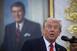 D. Trumpas tvirtina, kad per viršūnių susitikimą Pietų Korėjoje susitiks su Xi Jinpingu