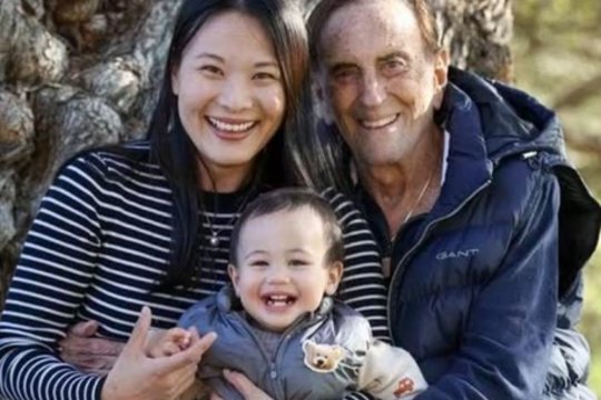  93-ejų gydytojas tapo tėvu dar kartą: vyro gyvenimo būdas tiesiog pribloškia