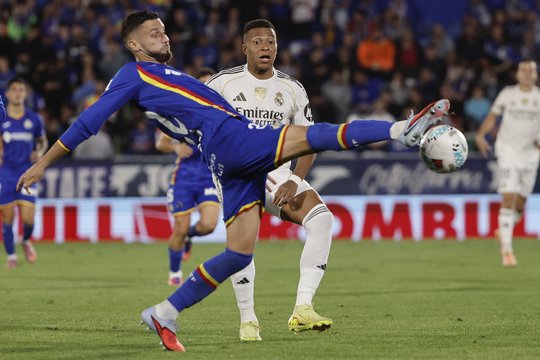 „Real“ įveikė devynis likusius žaisti „Getafe“ futbolininkus ir tapo čempionato lydere