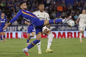 „Real“ įveikė devynis likusius žaisti „Getafe“ futbolininkus ir tapo čempionato lydere