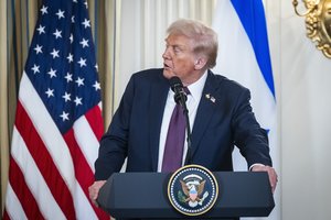 D. Trumpas ramina: po Izraelio smūgių Gazos Ruože paliaubos tebegalioja