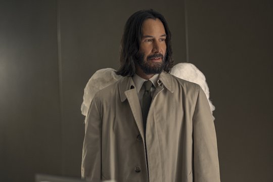 K. Reevesas net pavojingiausiose trilerių scenose nepatyrė tokių traumų, kaip vaidindamas komedijoje „Dieviškas bardakas“