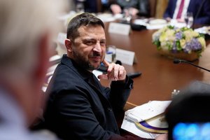 Rumunijos kraštutinių dešiniųjų lyderė pagrasino V. Zelenskiui sulaužyti kojas