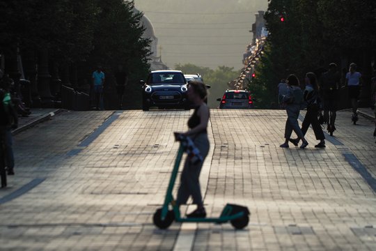 Sprendimas priimtas – šiame mieste nebeliks nuomojamų elektrinių paspirtukų