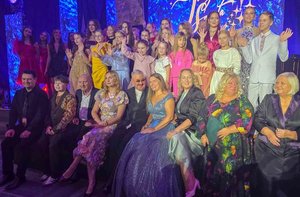 Tarptautinį konkursą surengusi garsenybių mokytoja O. Žukienė diplomus įteikė atsižvelgdama į zodiako ženklą