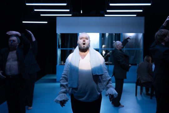 Dokumentinę fikciją „Anoniminiai šokiai“ sukūręs Darius Gumauskas: „Laukiamasis yra mūsų visuomenės ir laiko atspindys“ 