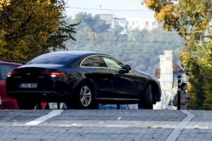 Nepradėkite važiuoti, kol nepadaužėte variklio dangčio: ekspertai papasakojo apie taisyklę, kuri išgelbės gyvybę