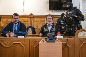 Slovakijos teismas 21 metams už grotų siunčia vyrą, kuris pašovė šalies premjerą