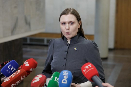 Will they seek backing from Nausėda as comrades turn their backs? Šakalienė awaits a visit to the Presidency