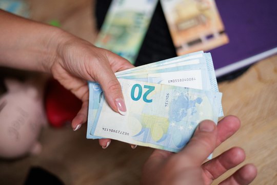 Paveldėtos paskolos: kaip neprarasti turto ir išvengti finansinės naštos