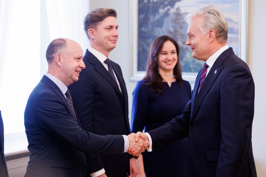 A. Veryga: H. Šinkūno nepaskyrimui į KT įtakos galėjo turėti įtampos tarp G. Nausėdos ir socialdemokratų